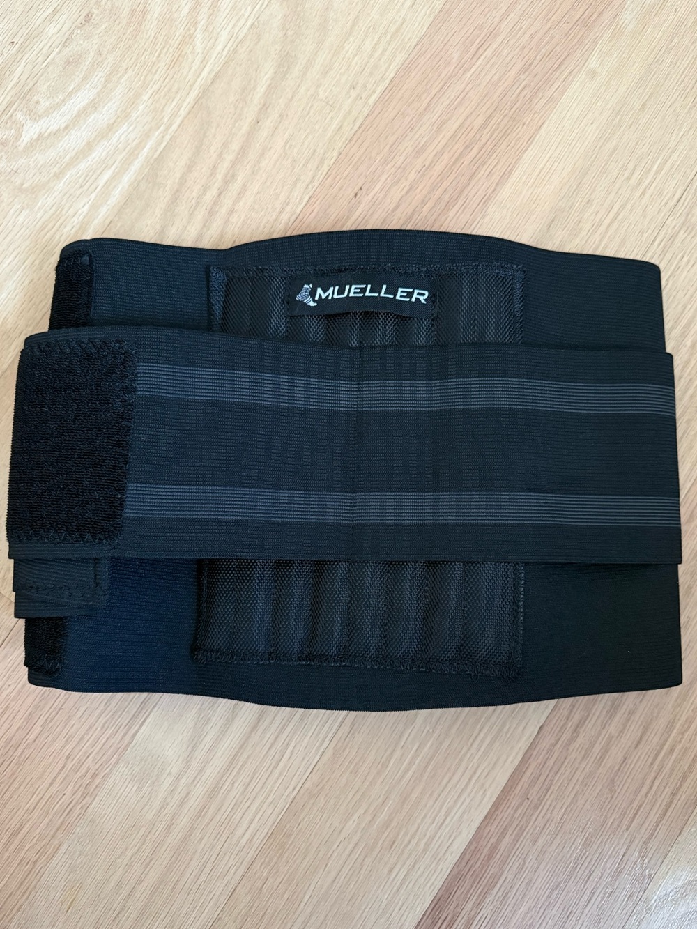 Mueller Adjustable Back Brace OSFM - Picture 4 of 4